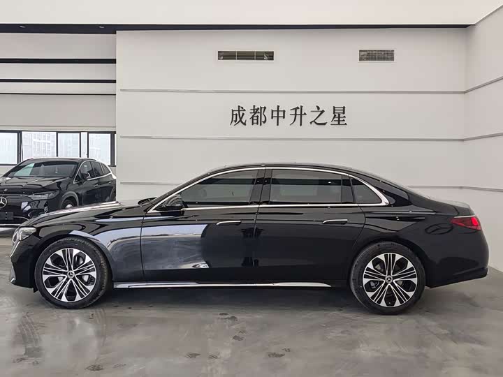 Фото 6 - Mercedes-Benz E-Class