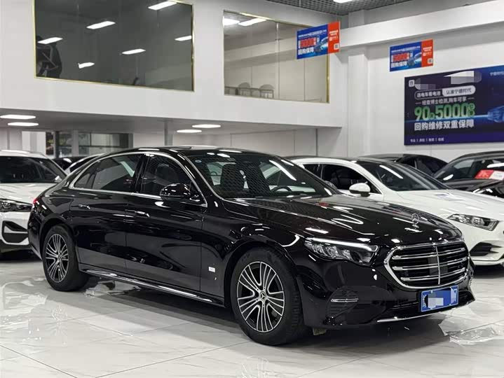 Photo 3 - Mercedes-Benz E-Class