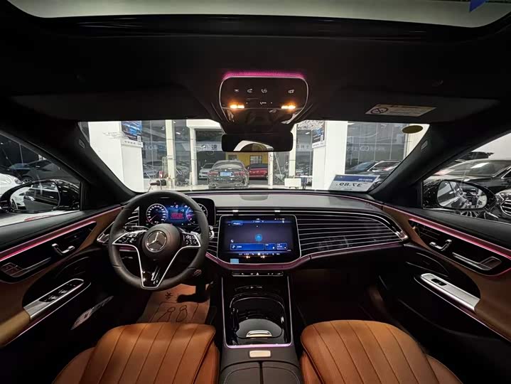 Photo 7 - Mercedes-Benz E-Class