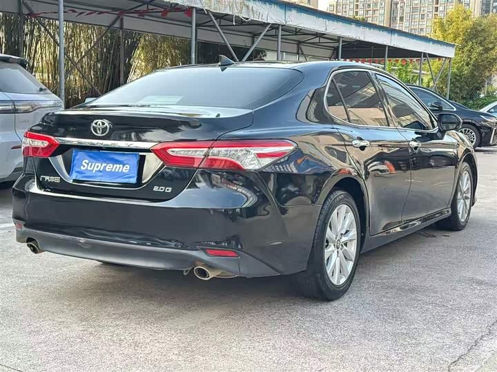 Фото 3 - Toyota Camry