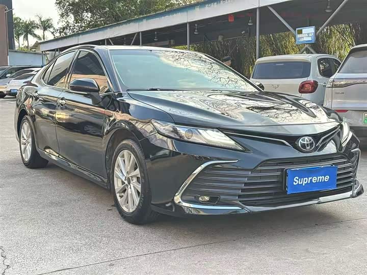 Фото 6 - Toyota Camry