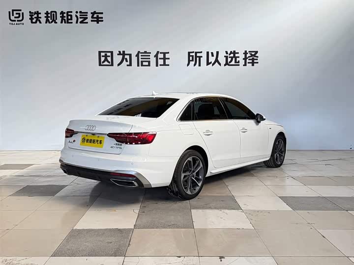 Фото 4 - Audi A4L