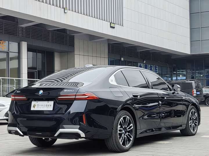 Фото 5 - BMW 5 Series