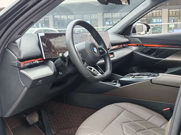 Фото 9 - BMW 5 Series