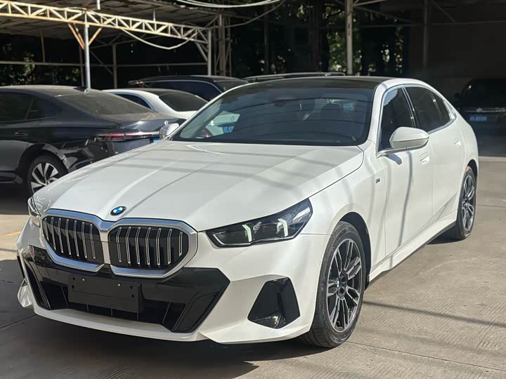 Фото 1 - BMW 5 Series