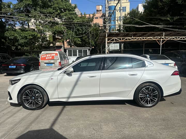 Фото 6 - BMW 5 Series