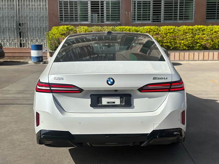 Фото 8 - BMW 5 Series