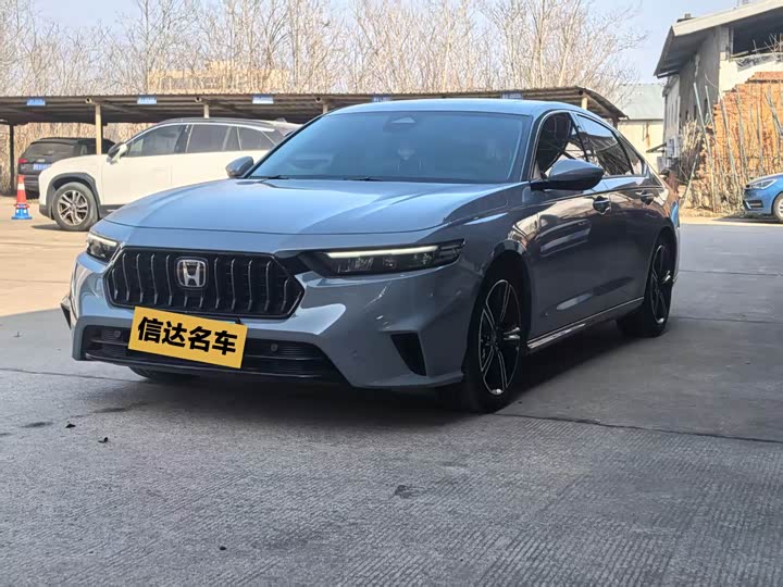 Фото 1 - Honda Inspire