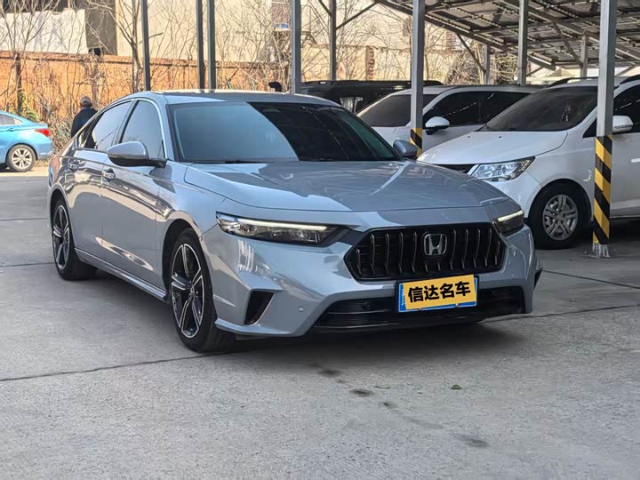 Фото 2 - Honda Inspire