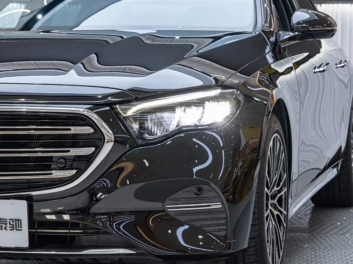 Photo 6 - Mercedes-Benz E-Class