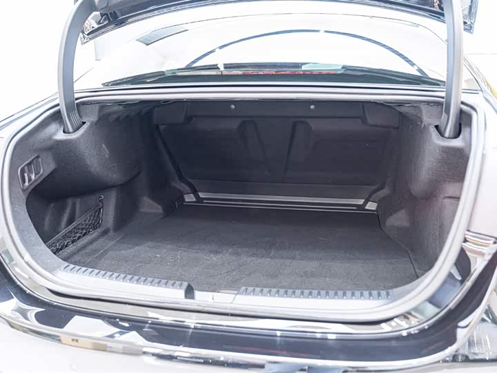 Photo 7 - Mercedes-Benz E-Class