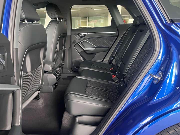 Фото 4 - Audi Q3