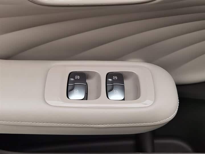 Фото 9 - GAC Aion UT