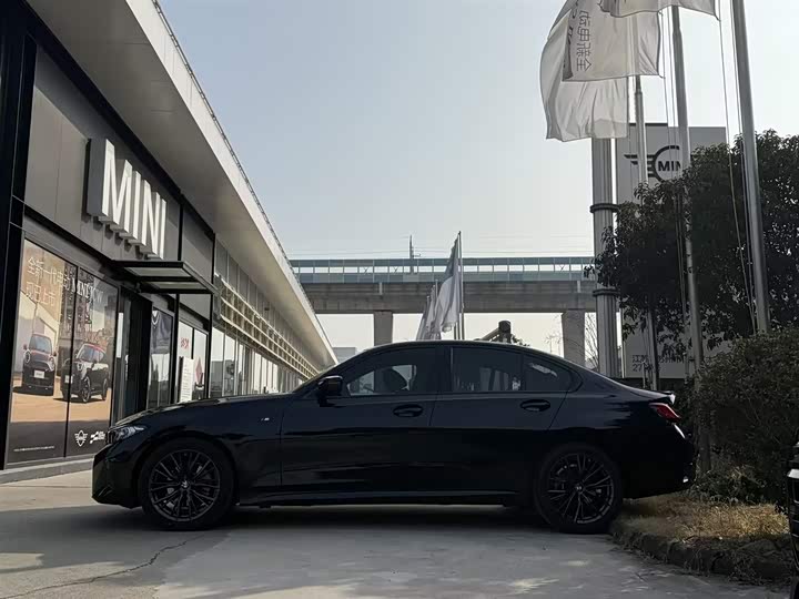 Фото 2 - BMW 3 Series