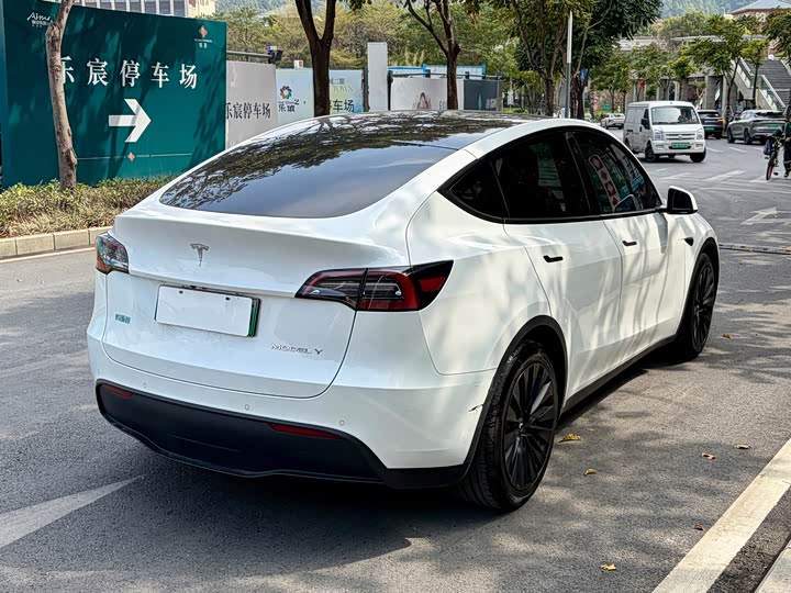 Фото 7 - Tesla Model Y
