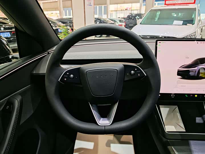 Фото 8 - Tesla Model Y
