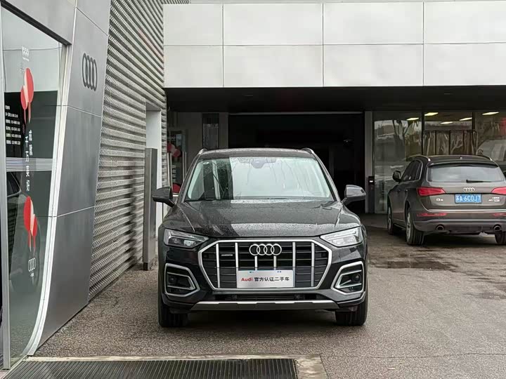 Фото 2 - Audi Q5L