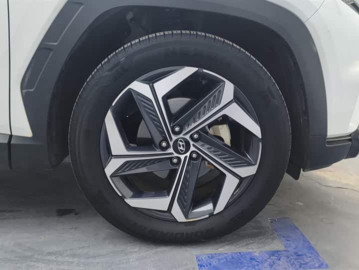 Фото 6 - Hyundai Tucson L