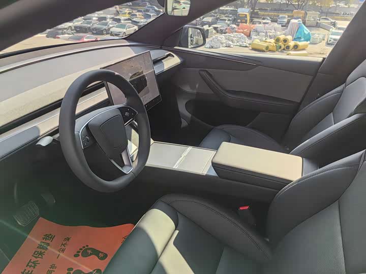 Фото 4 - Tesla Model Y