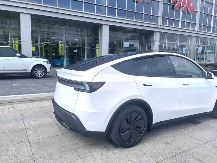 Фото 8 - Tesla Model Y