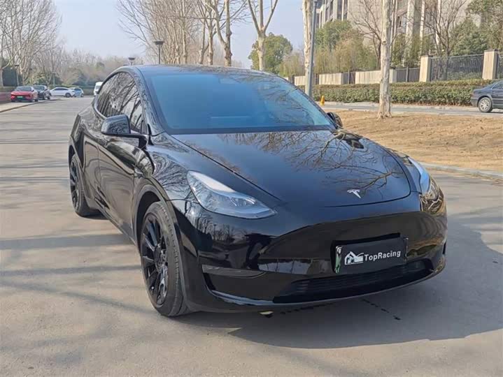 Фото 3 - Tesla Model Y