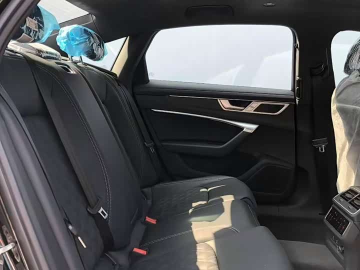 Фото 7 - Audi A6L