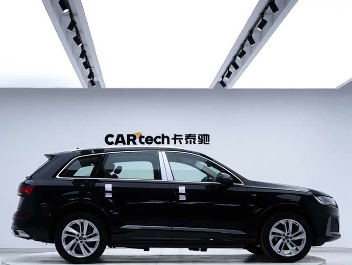 Фото 3 - Audi Q7