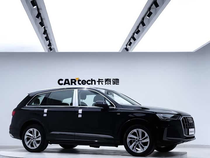 Фото 7 - Audi Q7