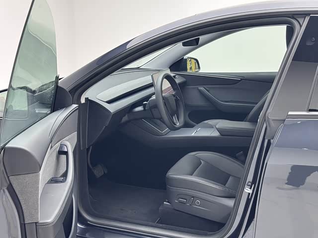 Фото 8 - Tesla Model Y