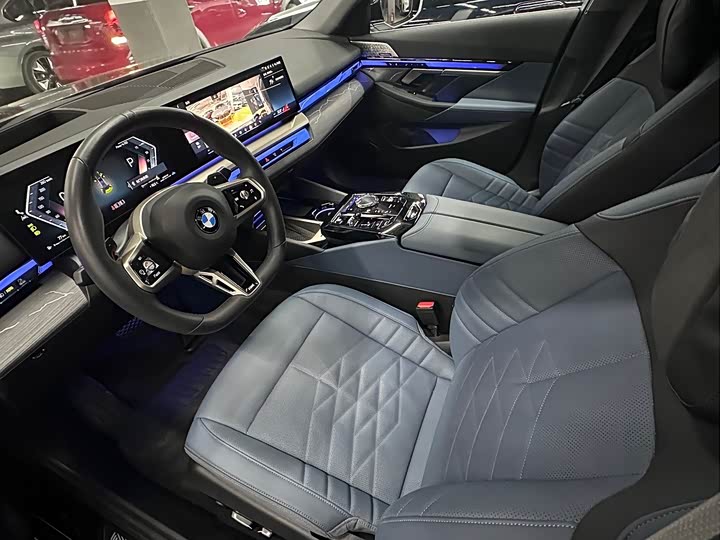 Фото 10 - BMW 5 Series