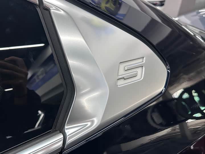 Фото 16 - BMW 5 Series