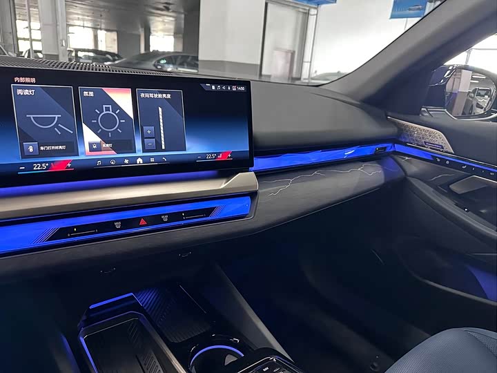 Фото 18 - BMW 5 Series