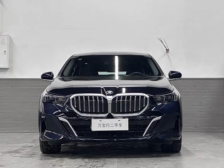 Фото 2 - BMW 5 Series
