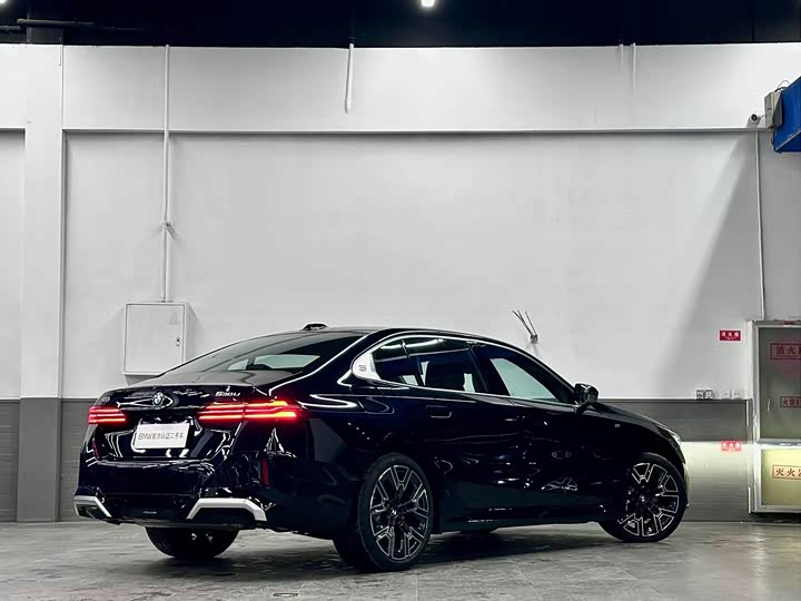 Фото 5 - BMW 5 Series