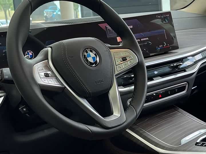 Фото 12 - BMW X7