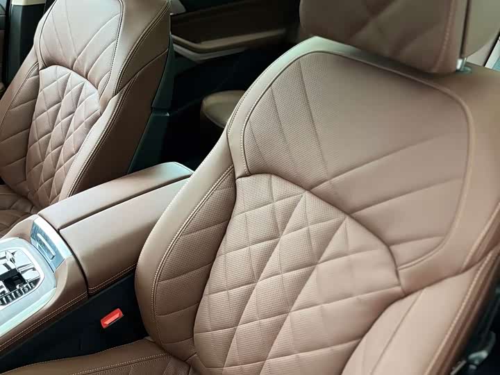 Фото 14 - BMW X7