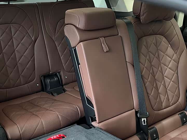 Фото 15 - BMW X7