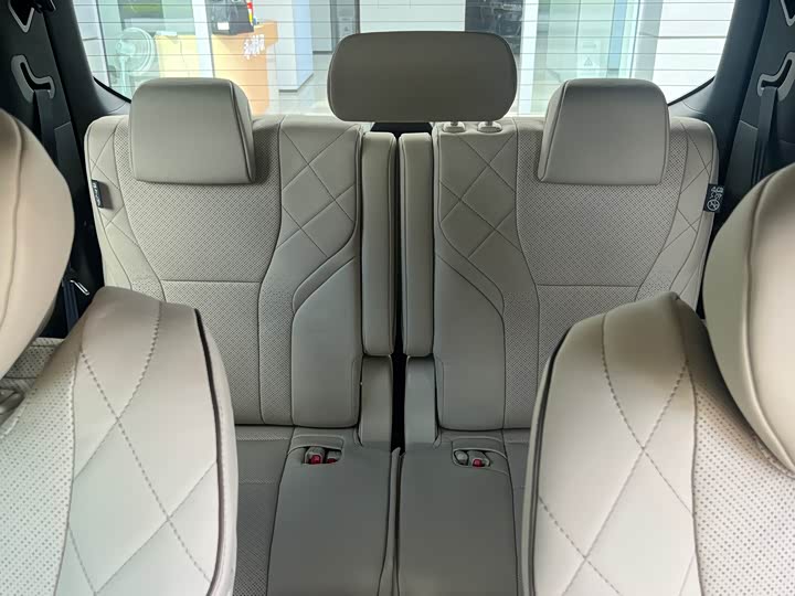 Photo 20 - Toyota Alphard