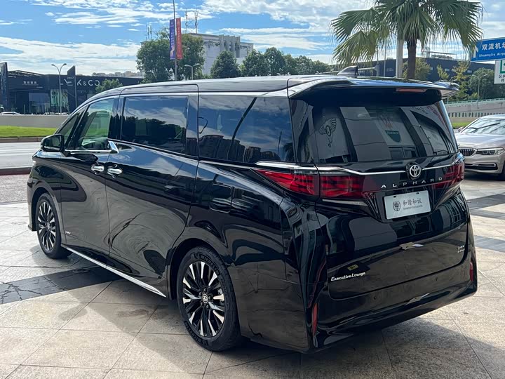 Photo 22 - Toyota Alphard
