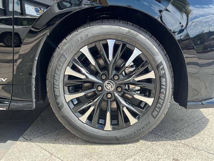 Photo 27 - Toyota Alphard