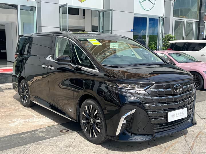 Photo 3 - Toyota Alphard