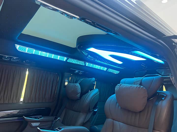 Фото 15 - Mercedes-Benz Vito