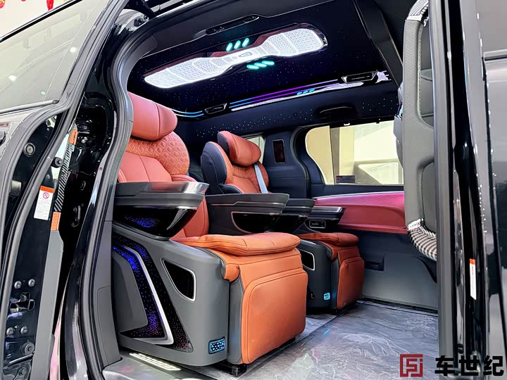 Фото 13 - Toyota Granvia