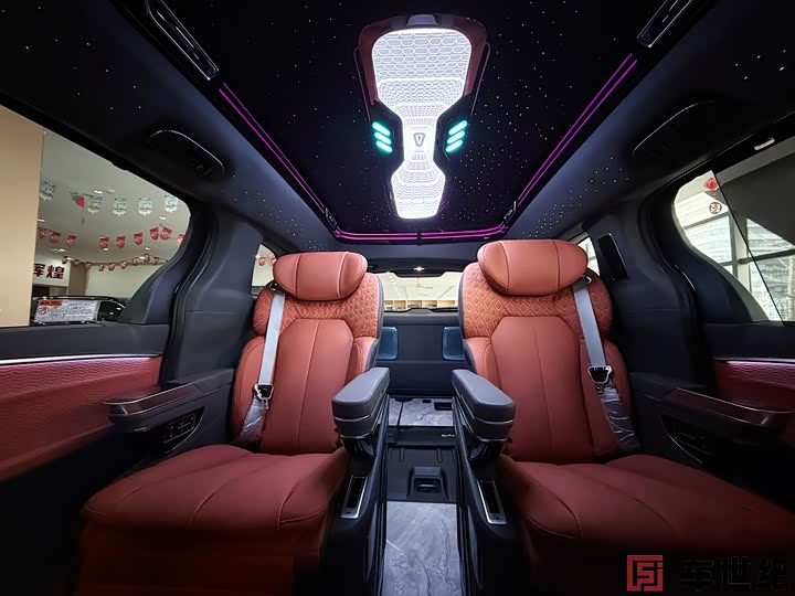 Фото 15 - Toyota Granvia