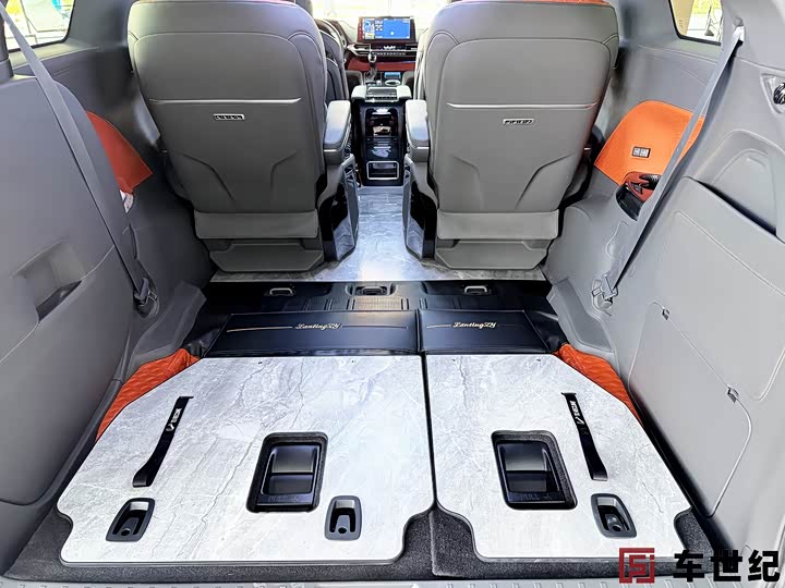 Фото 17 - Toyota Granvia