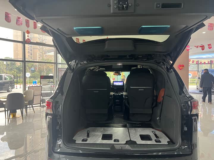 Фото 19 - Toyota Granvia