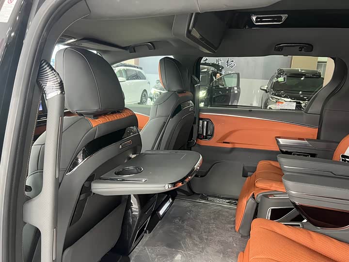 Фото 9 - Toyota Granvia