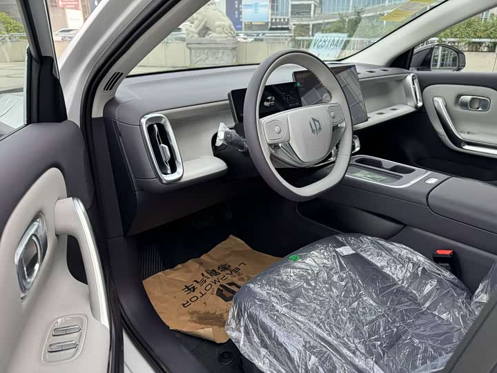 Фото 9 - Leapmotor B01