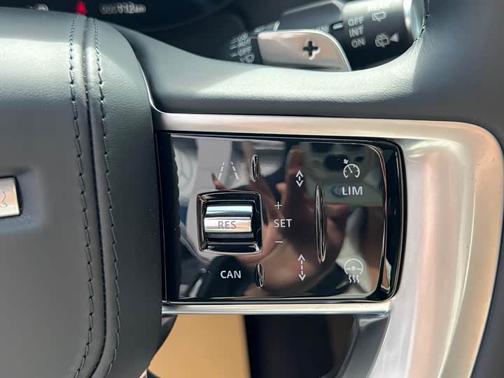 Photo 12 - Land Rover Range Rover