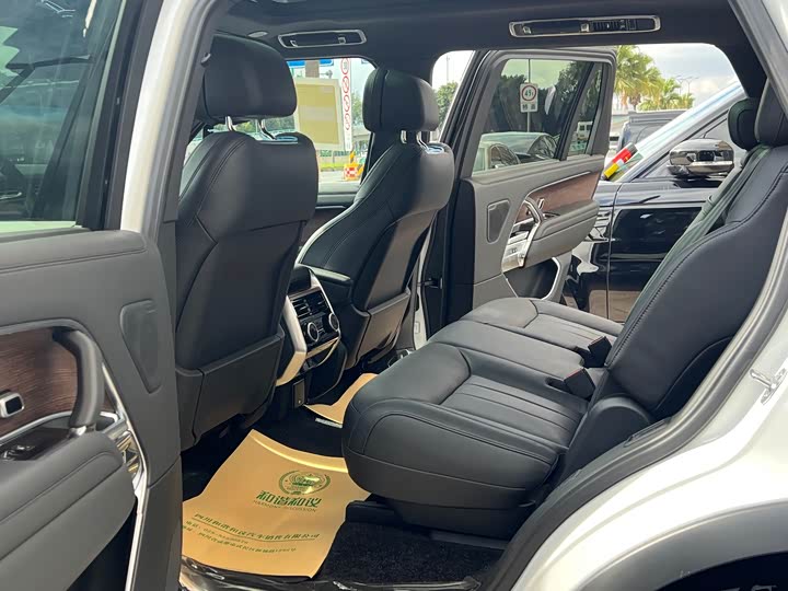 Photo 7 - Land Rover Range Rover